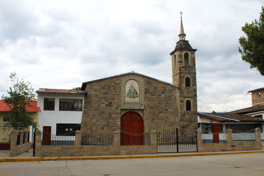iglesia baños del inca